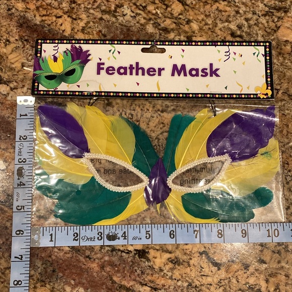 Mardi Gras 💜💛💚 Feather Face Mask, NWT, Sealed - Unopened Pkg - Picture 3 of 3